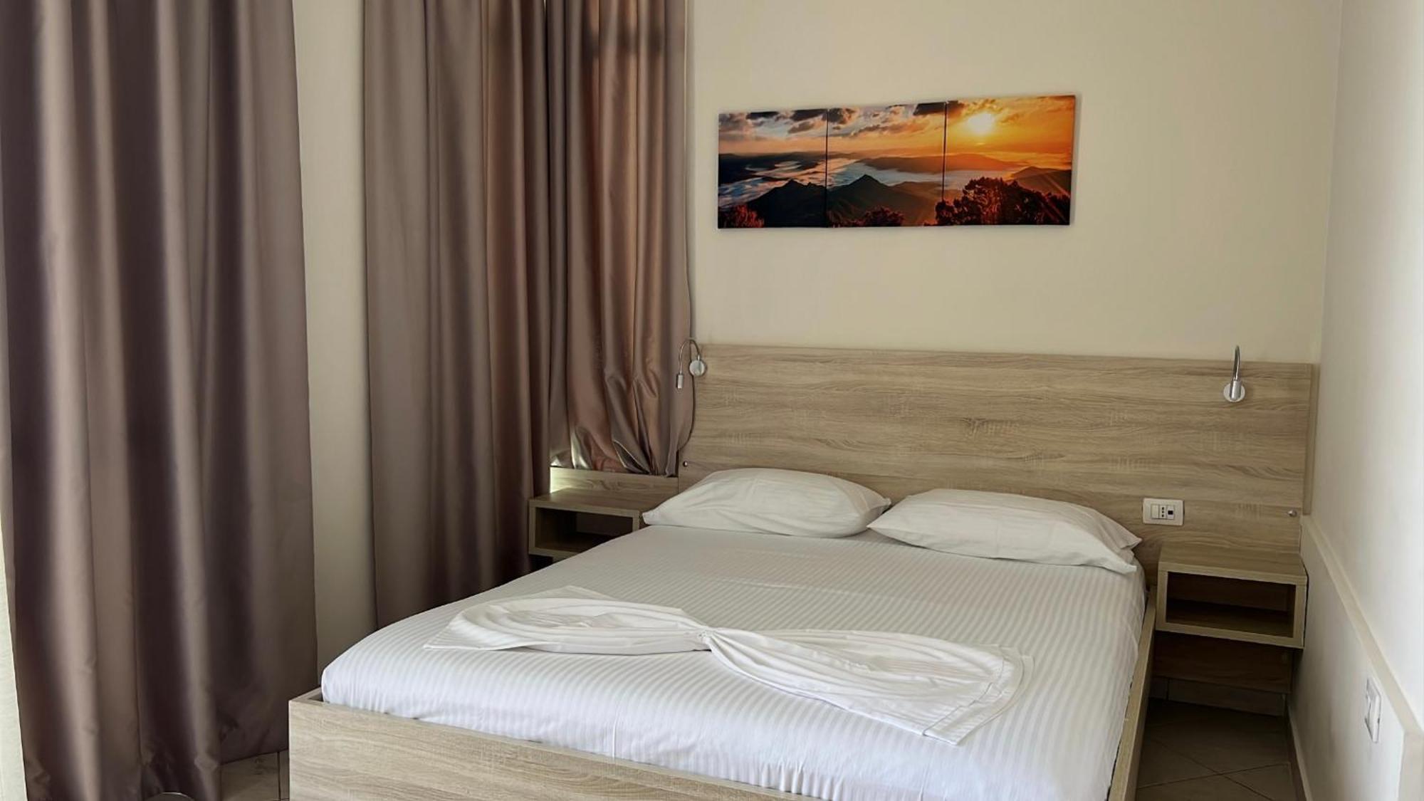 Hotel Jon Dhërmi Dış mekan fotoğraf