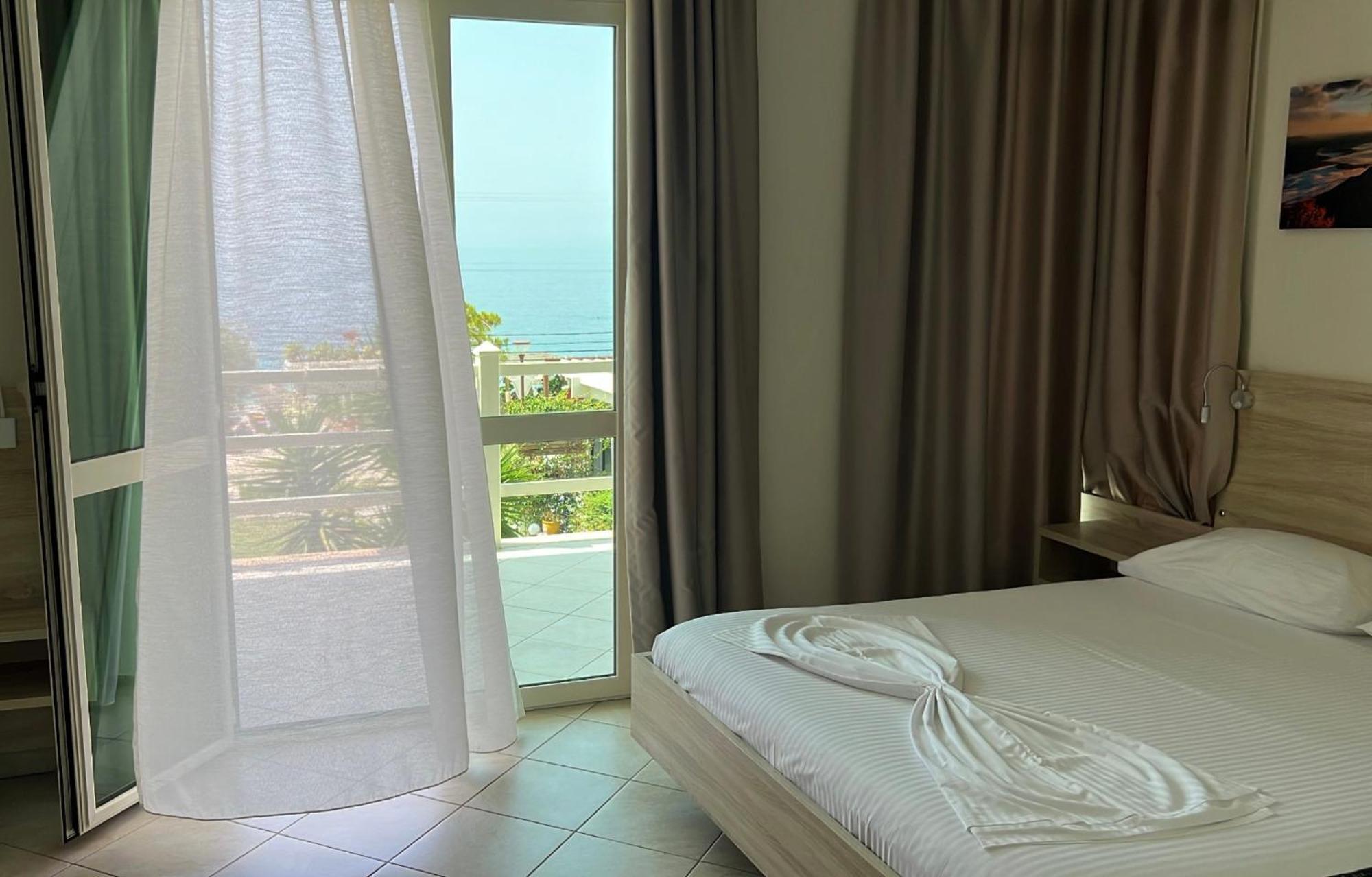 Hotel Jon Dhërmi Dış mekan fotoğraf