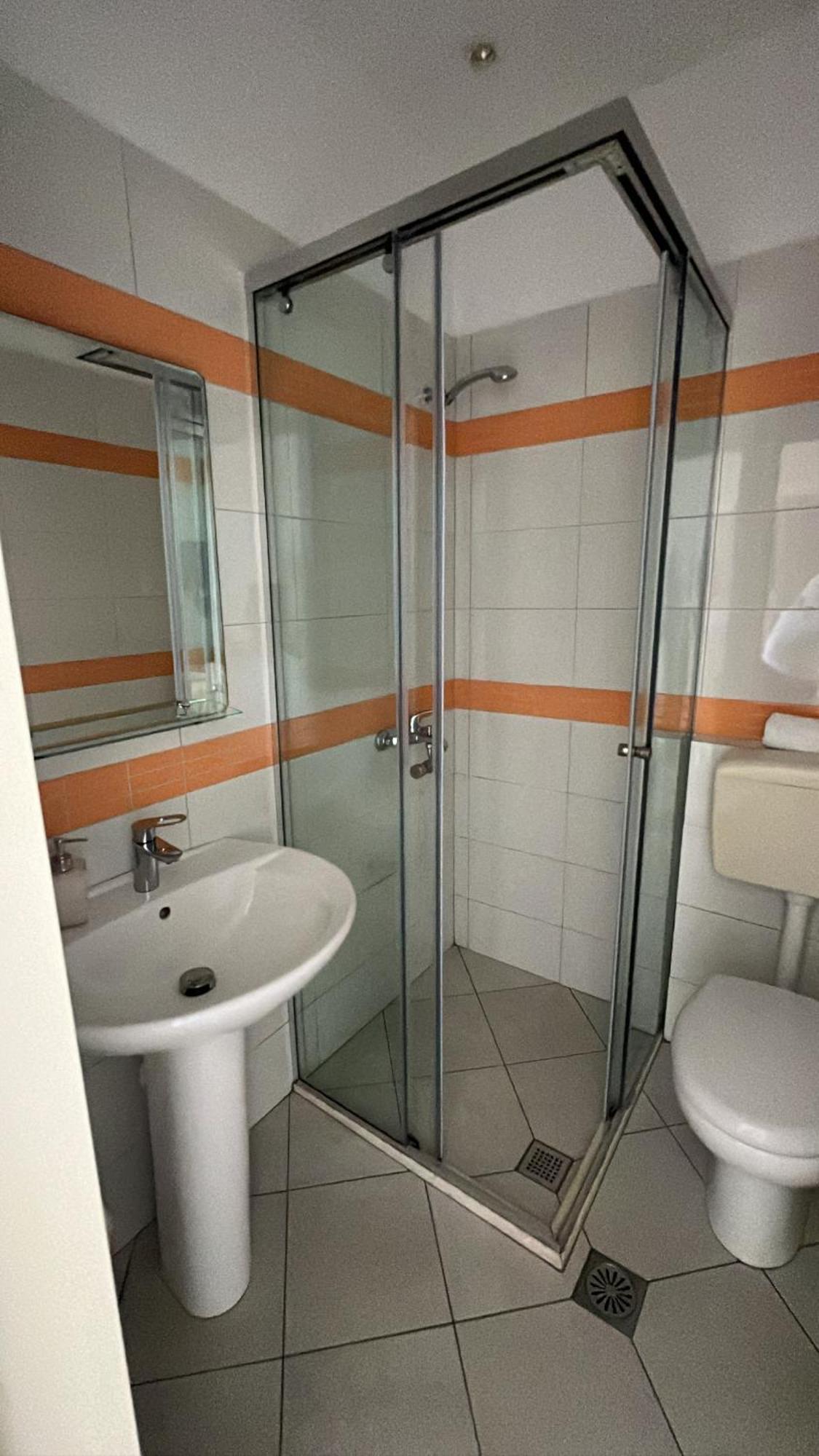 Hotel Jon Dhërmi Dış mekan fotoğraf