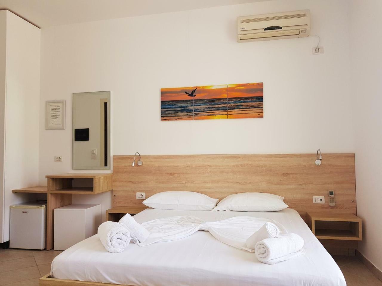Hotel Jon Dhërmi Dış mekan fotoğraf