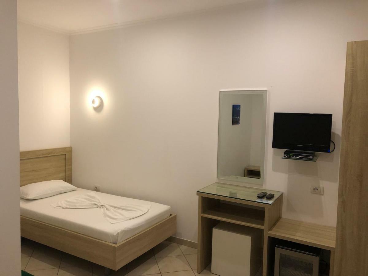 Hotel Jon Dhërmi Dış mekan fotoğraf